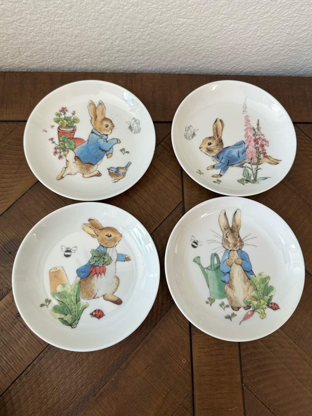 Beatrix Potter Peter Rabbit Ceramic 4 Appetizer Plates - White NEW